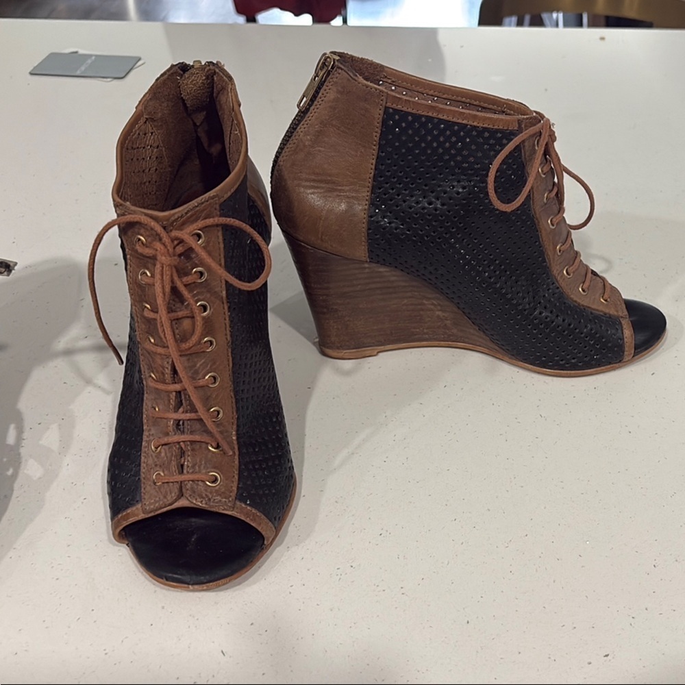 Relance Brown and Black Wedge Open Tor Ankle Boots - Picture 1 of 9